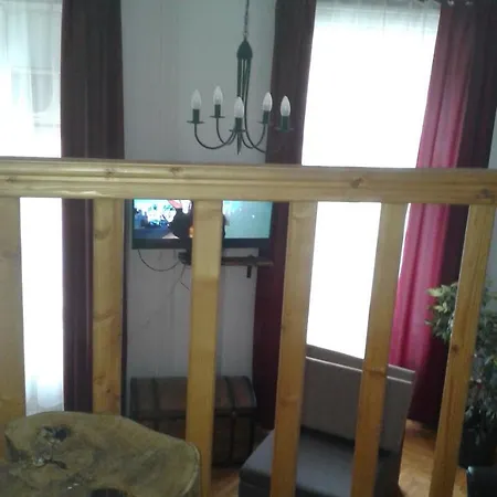 Lóránt Apartman Appartamento Pécs
