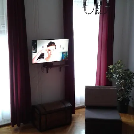 Lorant Apartman Peçuy